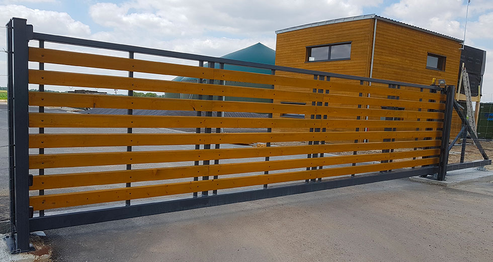 Portail industriel ou résidentiel, aluminium ou acier. Fournisseur à Reims de portail coulissant, autoportant, pivotant ou téléscopique